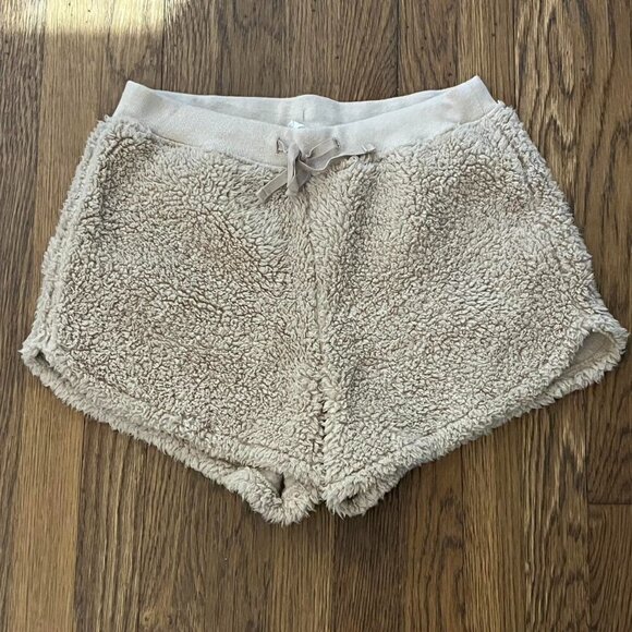 Cream Gilly Hicks By Hollister Lounge Sherpa Shorts, Medium Y2K Sleep Shorts - Picture 1 of 5